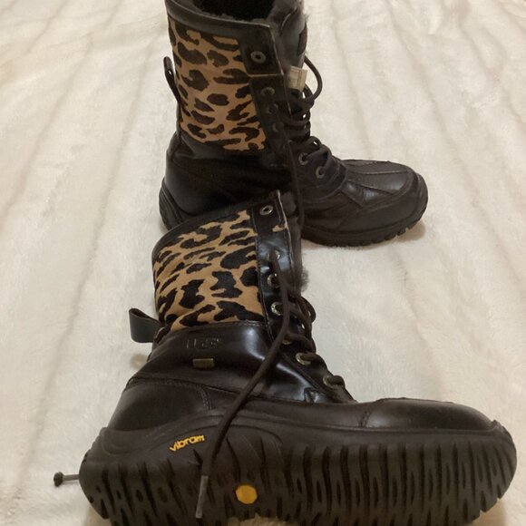 UGG Shoes - Dark brown leather UGGs